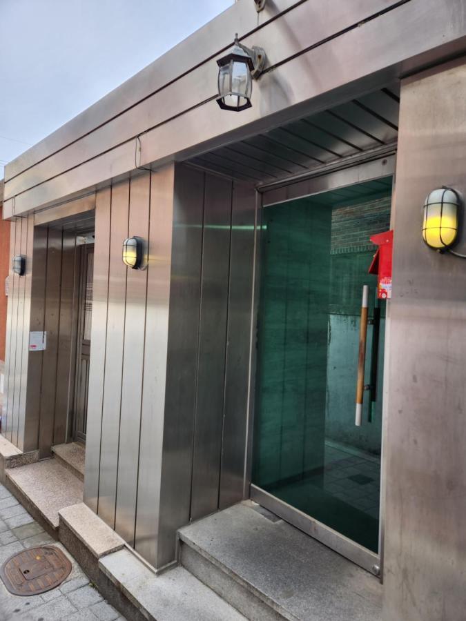 Хостел Rich House Dongdaemun Сеул Экстерьер фото